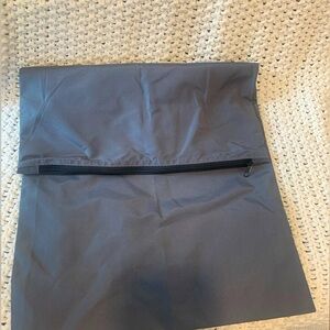 Unbranded Multipurpose Gray Zippered Nylon Pouch/Bag; 12.5" W x 19.5" H